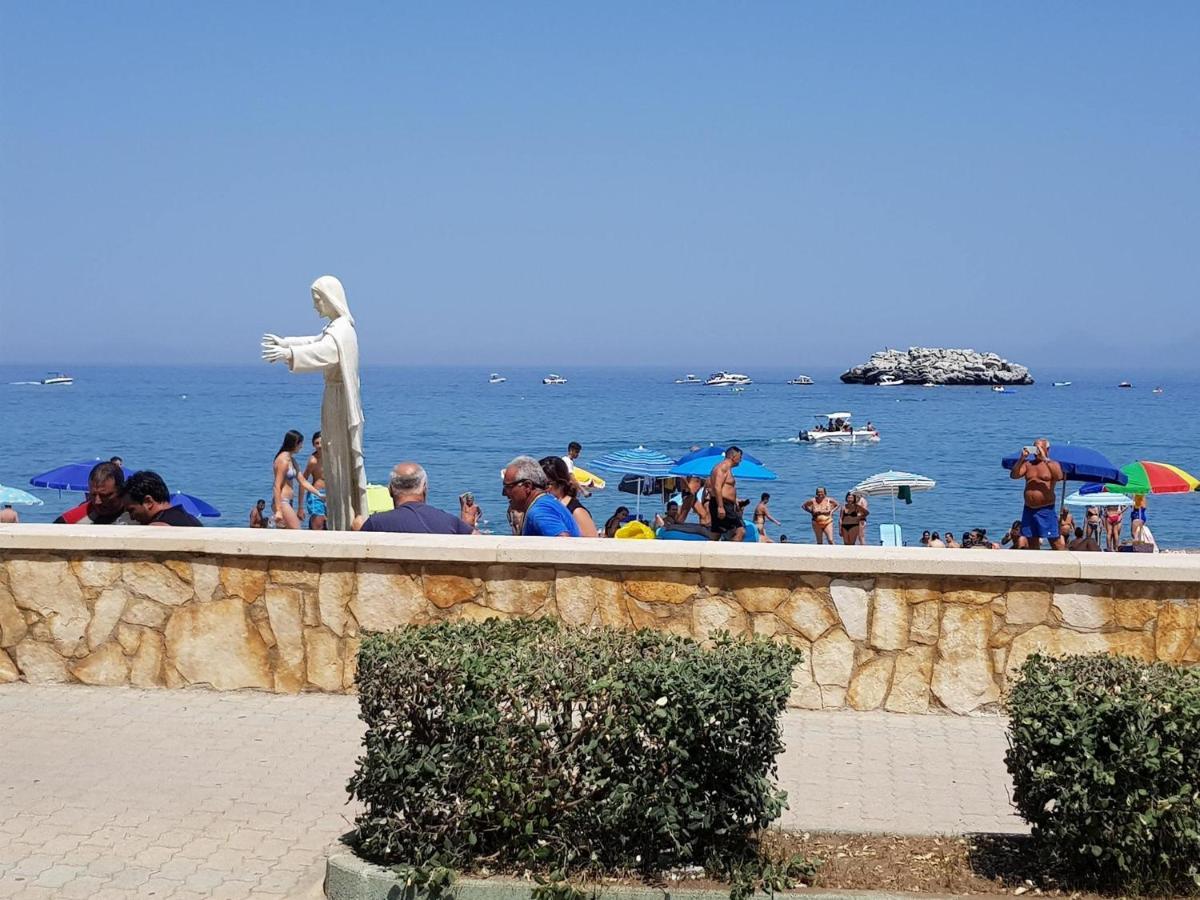 Casa Tranquilla E Luminosa Con Terrazzo A Due Passi Dal Mare Lejlighed Brolo Eksteriør billede
