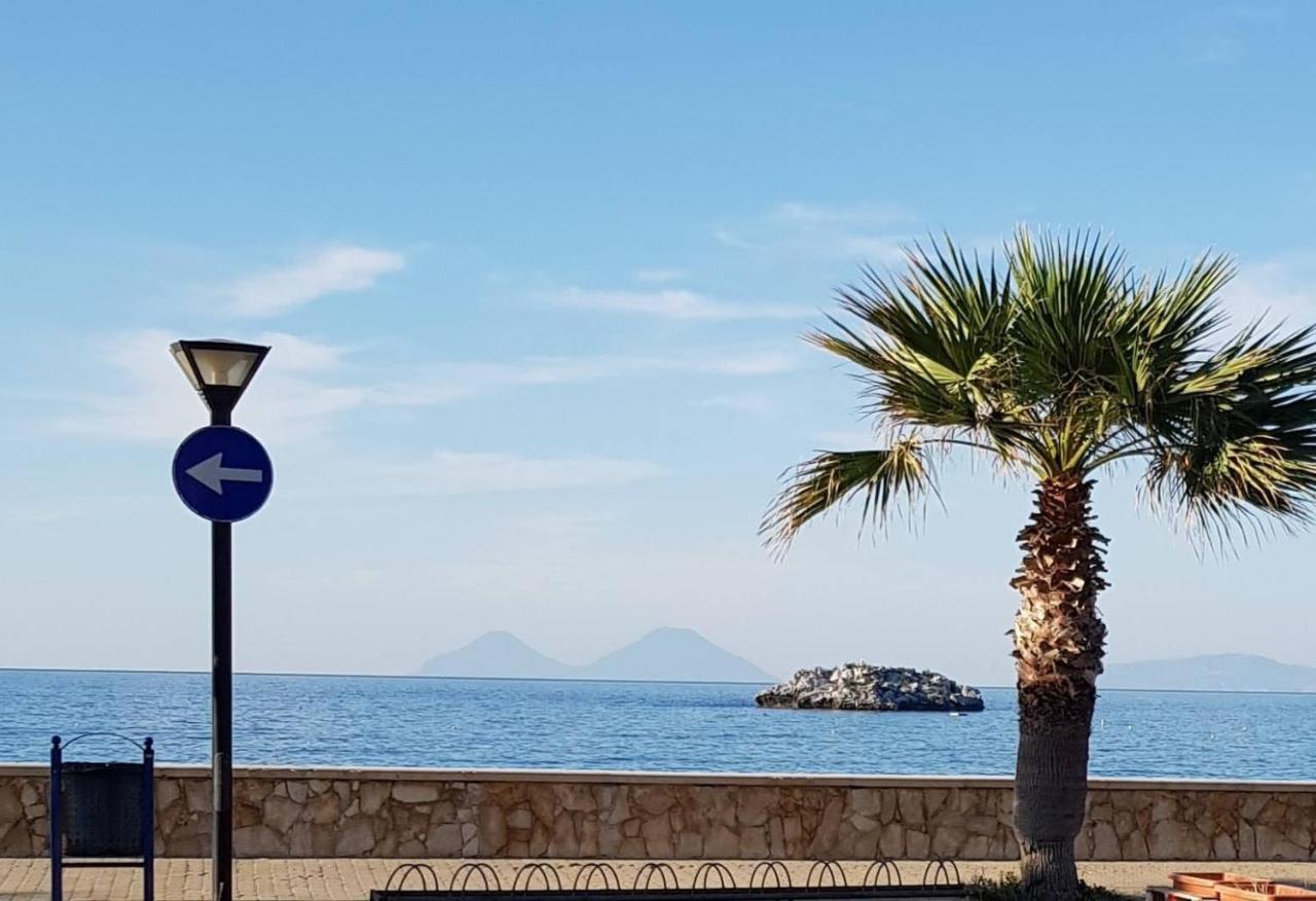 Casa Tranquilla E Luminosa Con Terrazzo A Due Passi Dal Mare Lejlighed Brolo Eksteriør billede