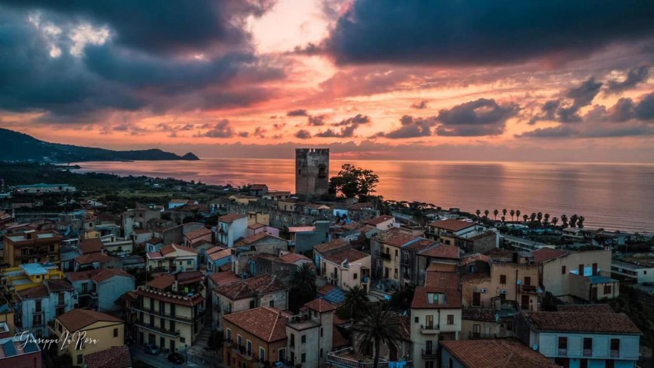 Casa Tranquilla E Luminosa Con Terrazzo A Due Passi Dal Mare Lejlighed Brolo Eksteriør billede