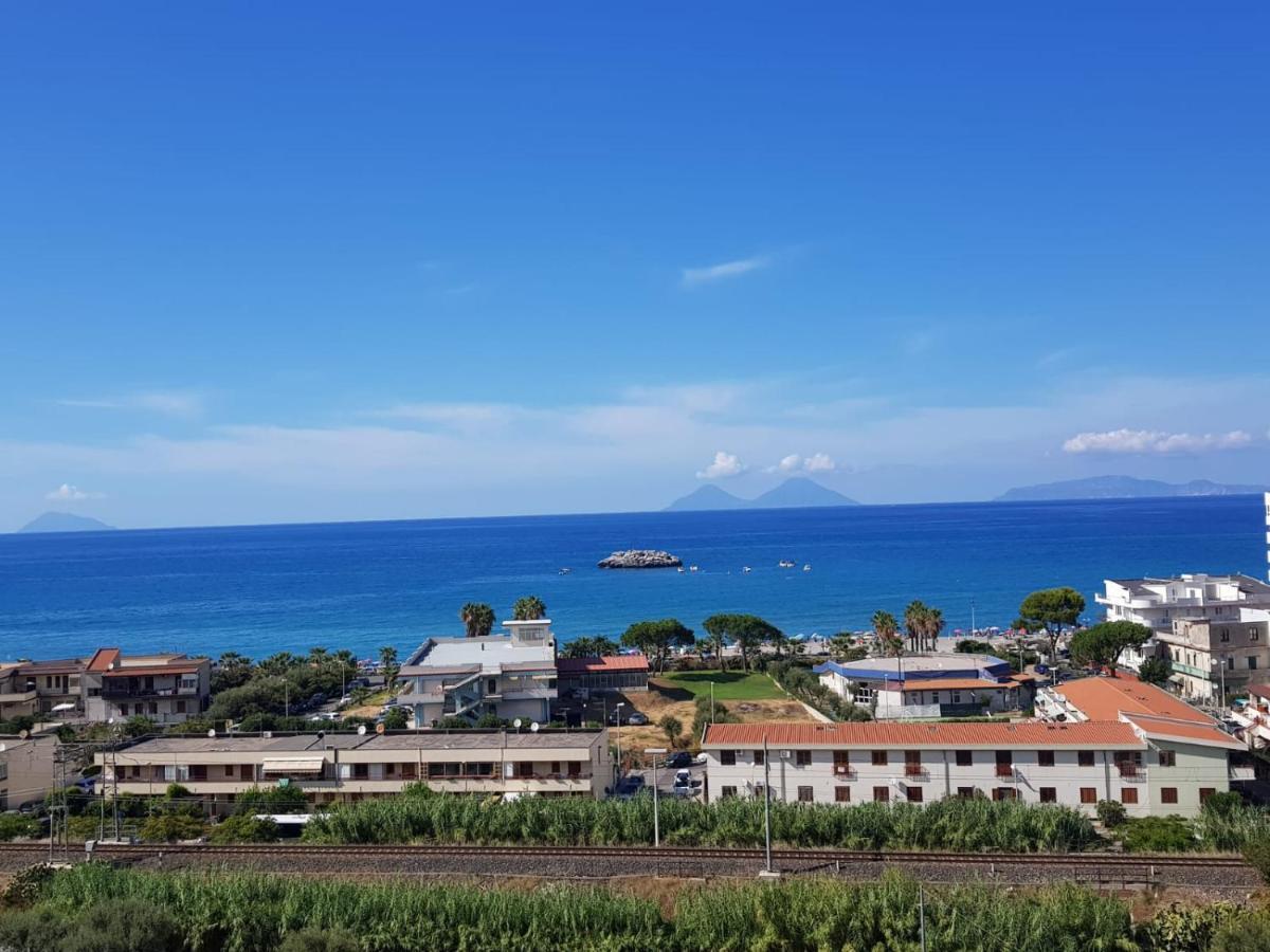 Casa Tranquilla E Luminosa Con Terrazzo A Due Passi Dal Mare Lejlighed Brolo Eksteriør billede