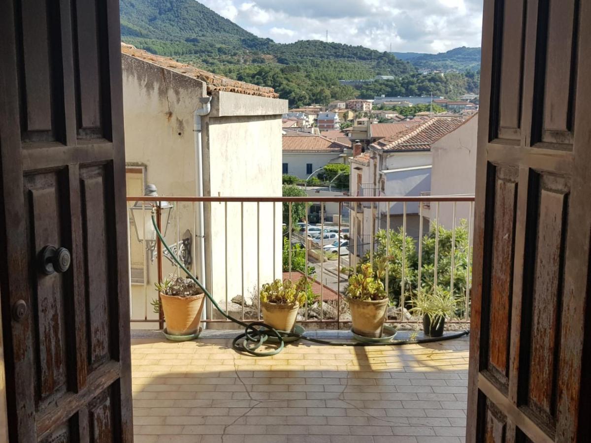 Casa Tranquilla E Luminosa Con Terrazzo A Due Passi Dal Mare Lejlighed Brolo Eksteriør billede